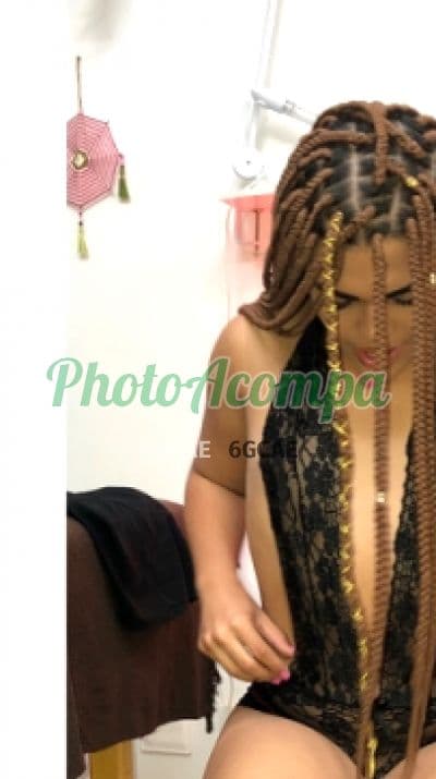 Travesti acompanhante em Rio de Janeiro com beijo grego (2) — Sofia