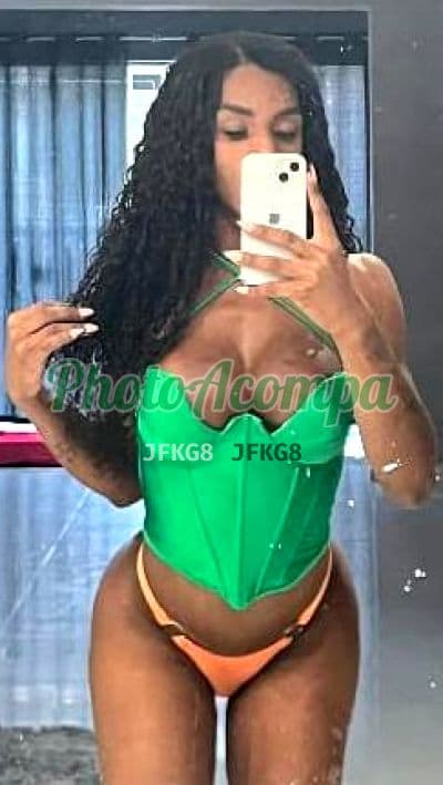 Travesti acompanhante em Rio de Janeiro — beijo na boca, foto 2 de Vick Leiteira