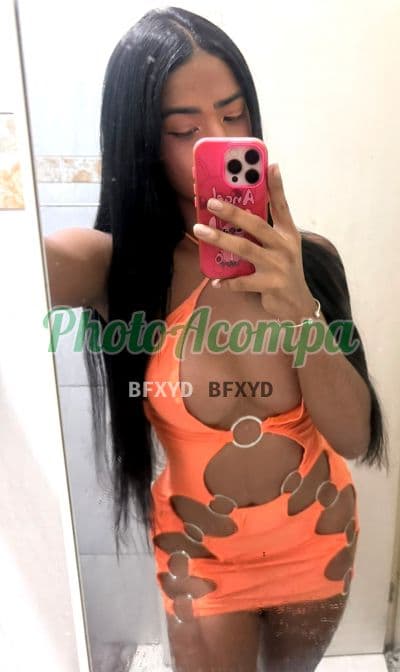 Travesti acompanhante em Carapicuíba — beijo na boca, foto 2 de Victoria Martins