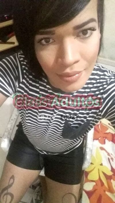 Yzzi — travesti em Bertioga