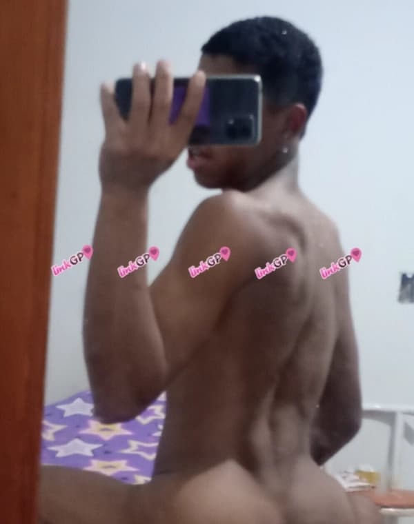 Videochamada erótica com cabelo cacheado — Derfeson, foto 3