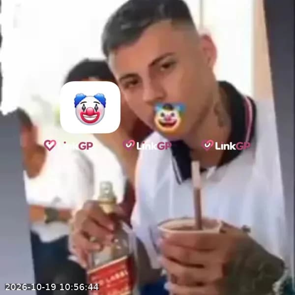 Videochamada erótica com imagem original, foto 6 de Malvadinho 01