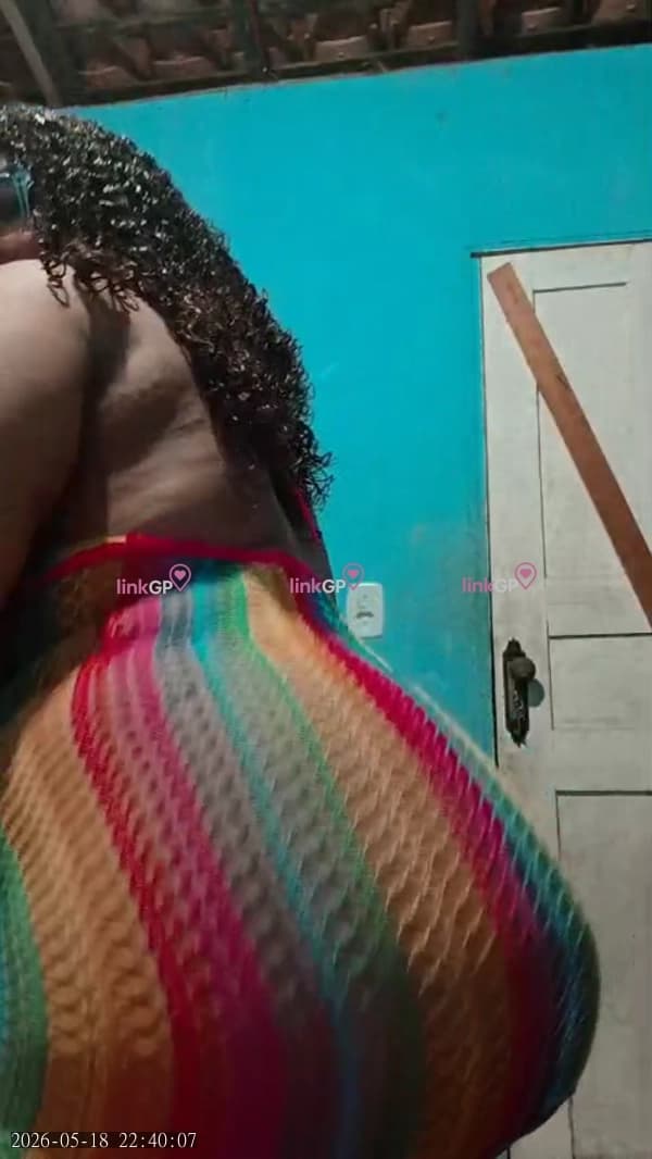 Videochamada erótica com cabelo cacheado — Anna Miller, foto 3