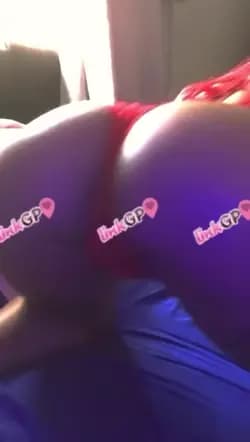 Videochamada erótica com cabelo ondulado (11) — Babeangel