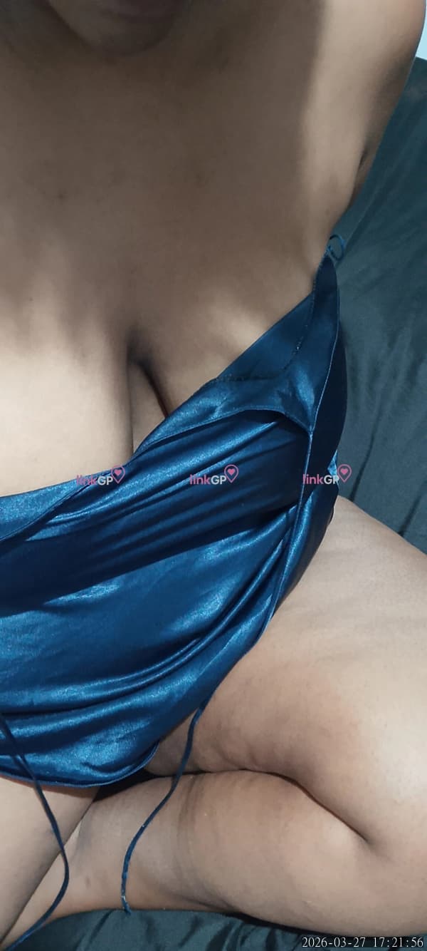 Videochamada erótica com cabelo cacheado, foto 3 de Chocurvy