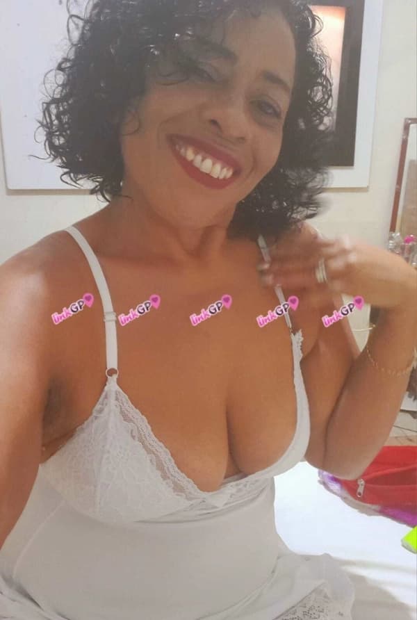Videochamada erótica com cabelo curto (5) — Dejane