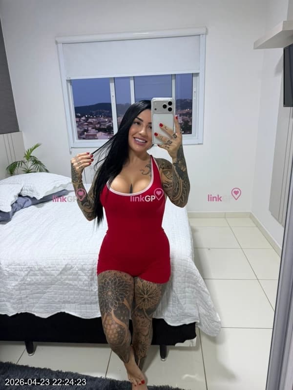 Foto 17: Videochamada erótica com cabelo liso — Emy