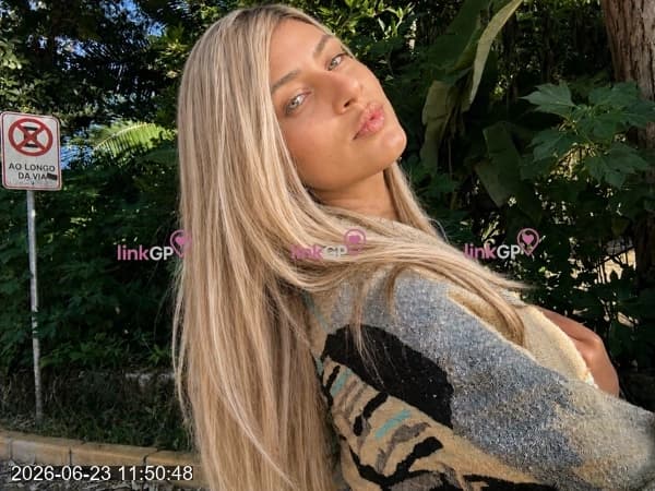 Videochamada erótica com ninfeta novinha, foto 11 de Fendi