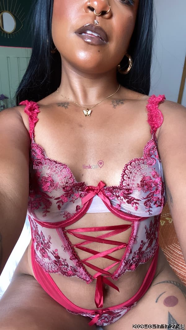 Videochamada erótica com cabelo liso — Fox Fetish, foto 5