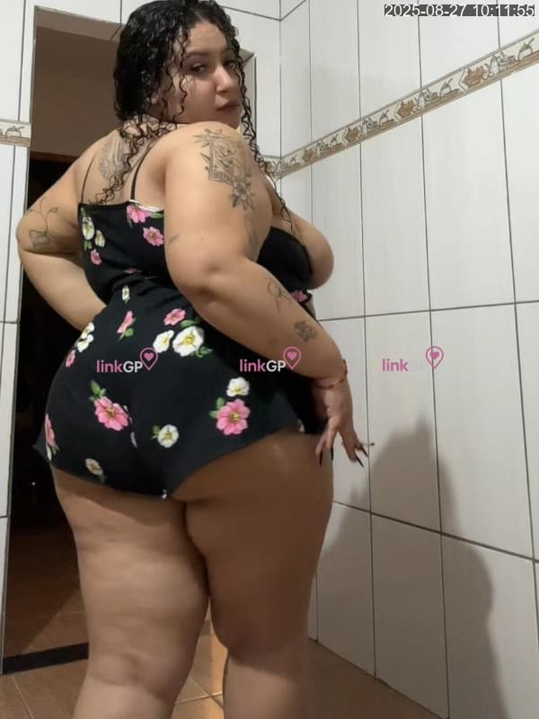 Videochamada erótica com morena, foto 19 de Gordinha Peituda