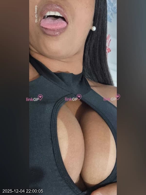 Videochamada erótica — beijo na boca, foto 4 de Larissa Beker