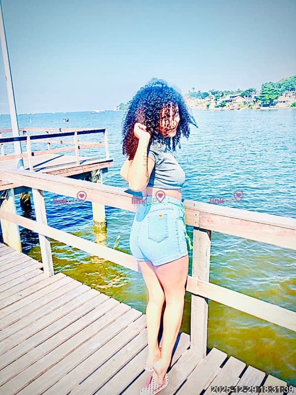 Videochamada erótica com beijo na boca (18) — Laryssa Cacheada