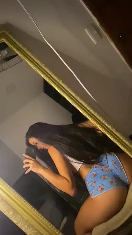Foto 10: Videochamada erótica com cabelo liso — Leticia Angel