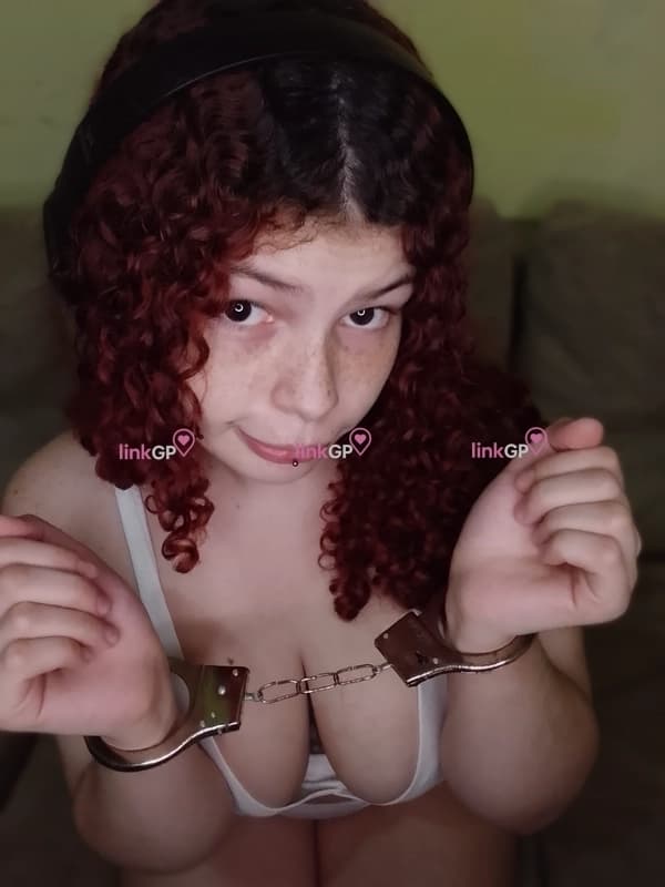 Videochamada erótica com imagem do anúncio — Lua