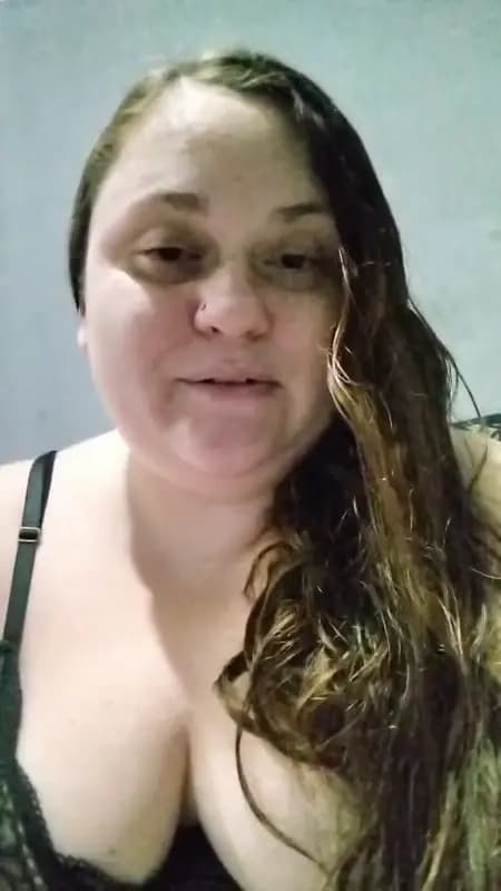 Videochamada erótica com baixinha, foto 2 de Lua Ruiva