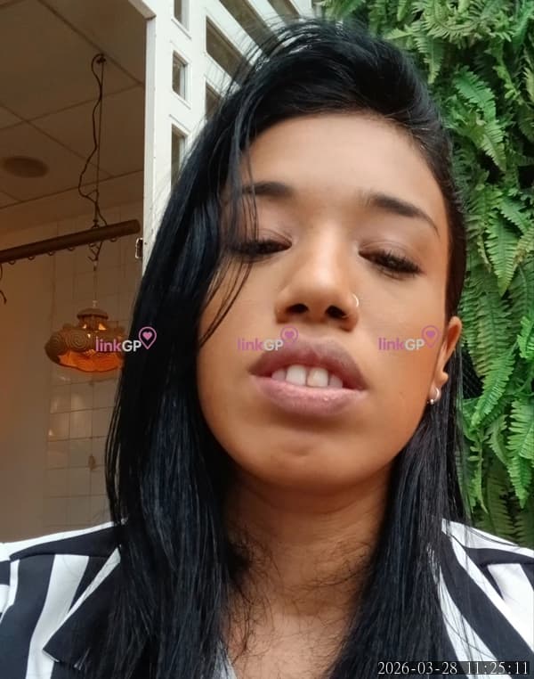 Videochamada erótica com atende casal (2) — Maria