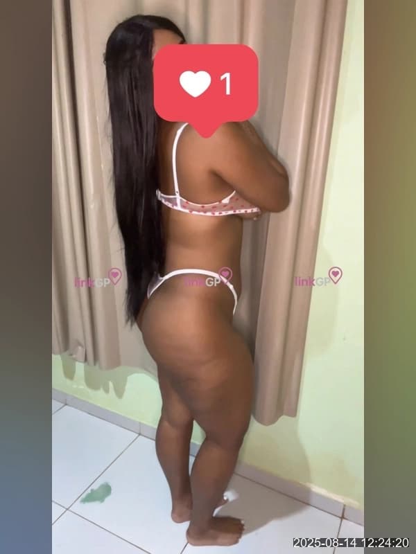 Videochamada erótica com imagem do anúncio — Maria Júlia