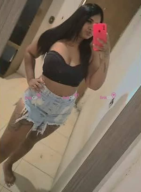 Videochamada erótica com cabelo cacheado — Milena, foto 3