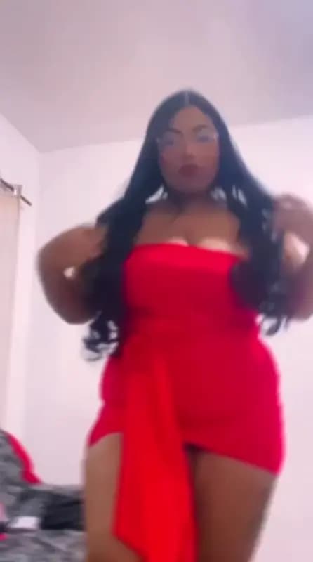 Videochamada erótica com apertadinha, foto 2 de Morena Índia