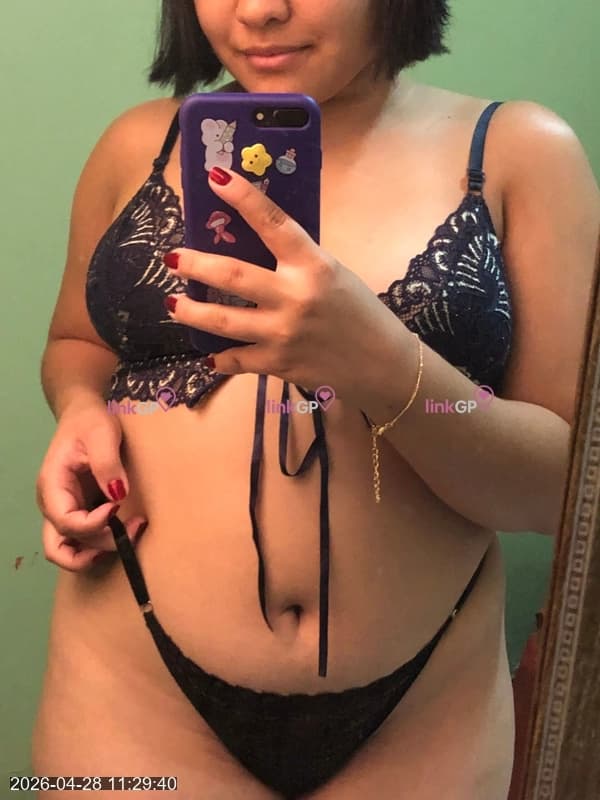 Videochamada erótica com cabelo curto, foto 3 de Nana