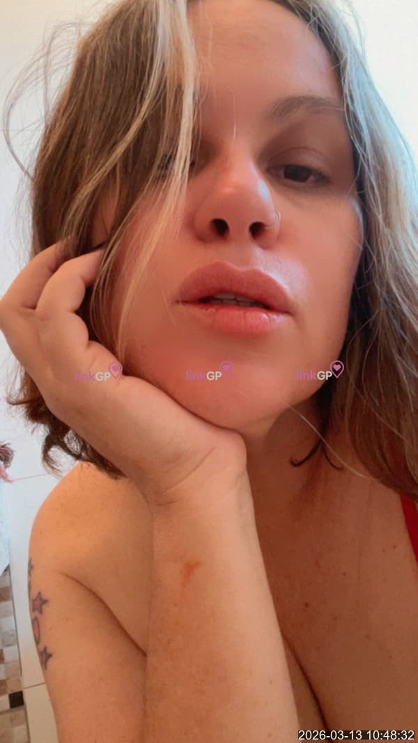 Videochamada erótica com ruiva, foto 12 de Peludinha