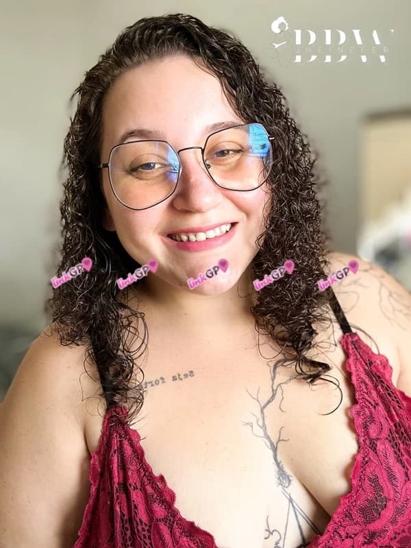 Videochamada erótica com cabelo cacheado, foto 4 de Professorinha Rabuda
