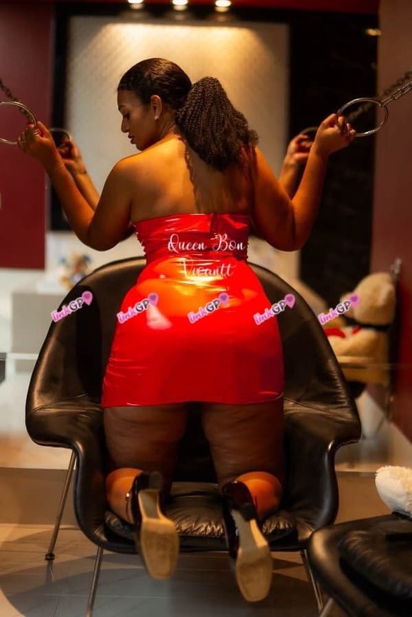 Videochamada erótica com imagem autêntica, foto 4 de Queen Bonvivantt
