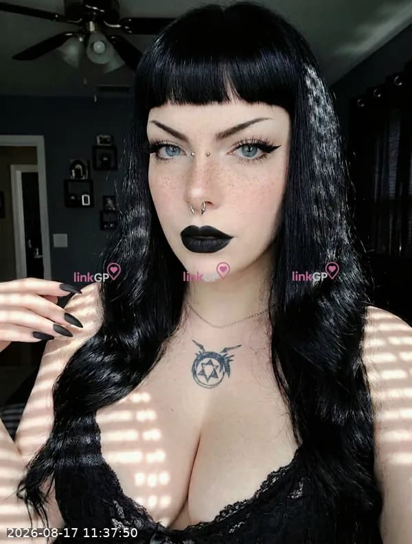 Videochamada erótica com dominação online (2) — Queen Callie