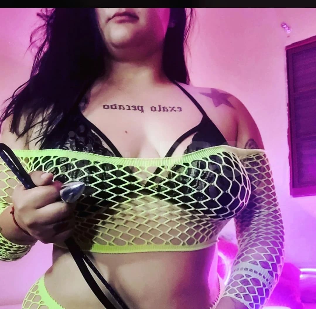 Rainha Pandora — videochamada erótica e sexting online