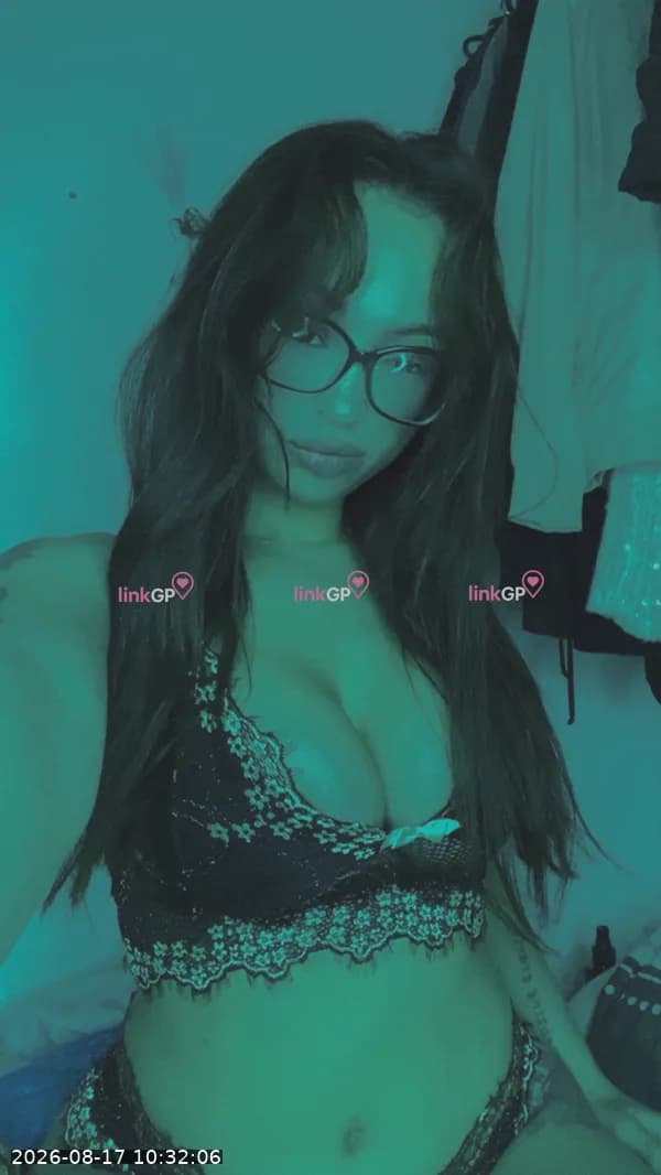 Videochamada erótica com foto real (2) — Ravena