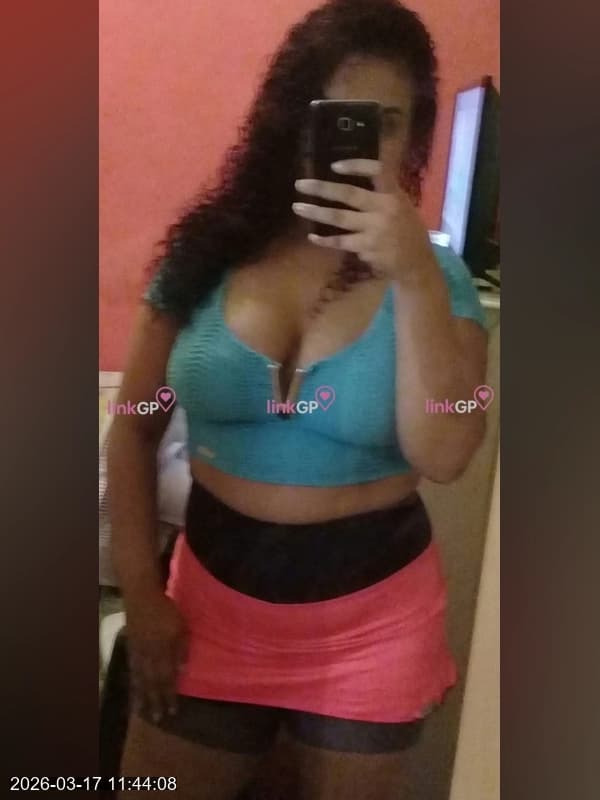 Videochamada erótica com alta — Safira