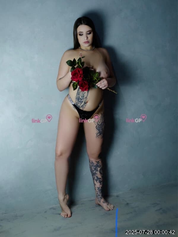Videochamada erótica com imagem autêntica (4) — Sara Ninfetinha
