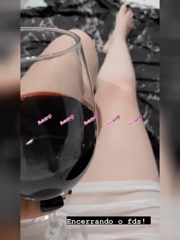 Foto 7: Videochamada erótica com apertadinha — Stella