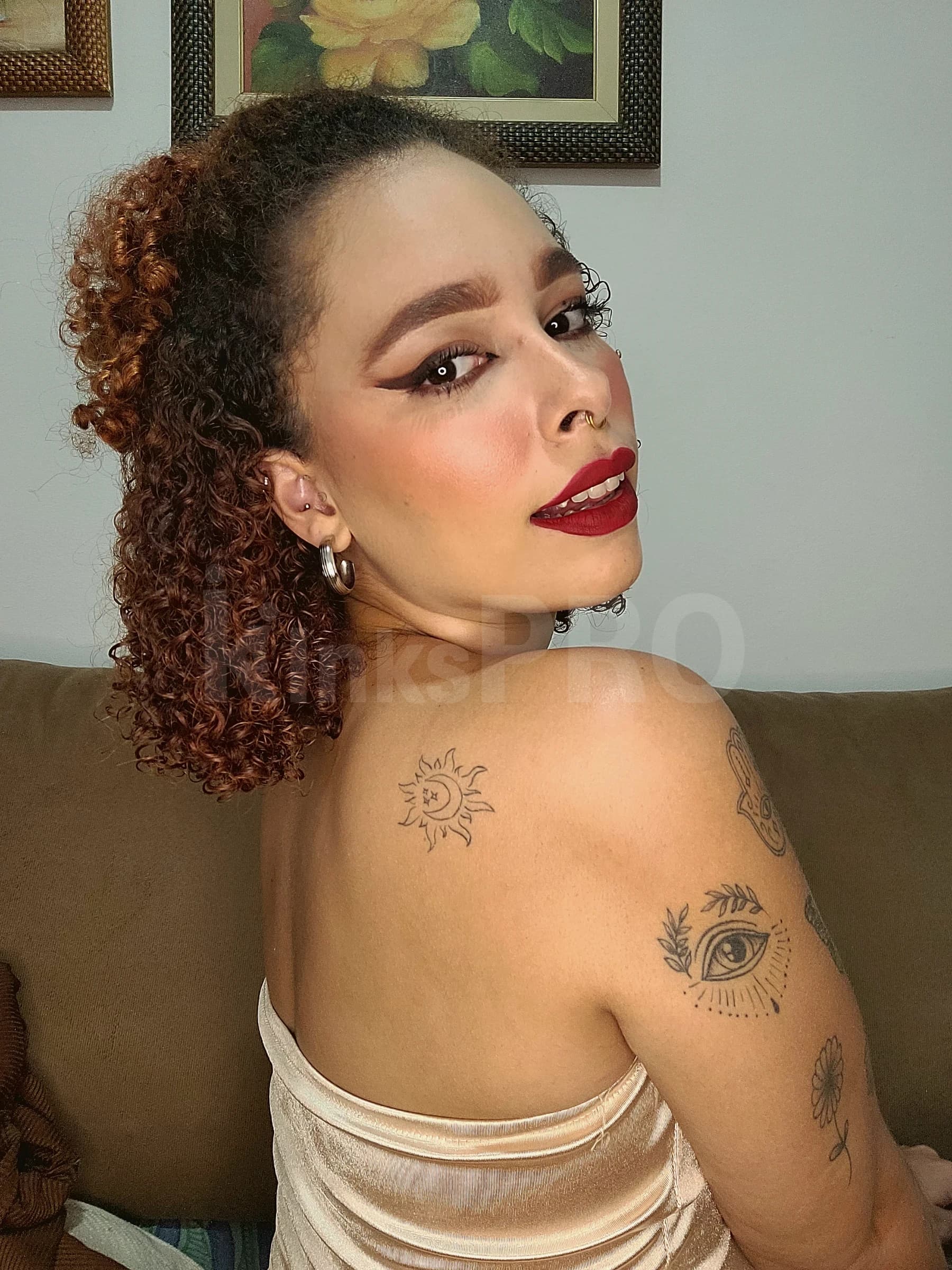 Sweet Moon — videochamada erótica e sexting online