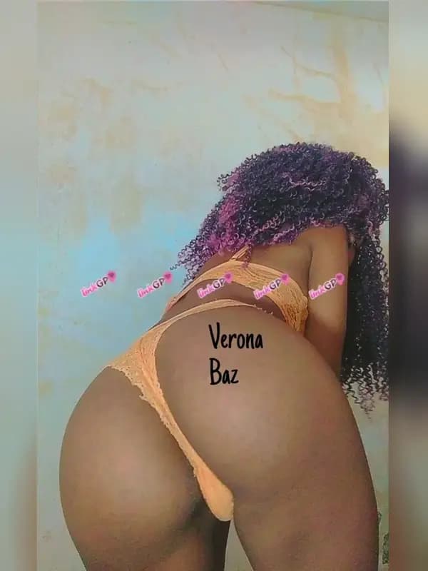 Videochamada erótica com apertadinha