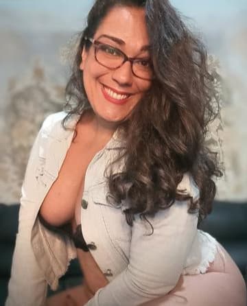 Videochamada erótica com cabelo castanhos — Vivi Switcher
