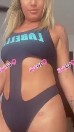 Videochamada erótica — podolatria online, foto 8 de Vivy Montenegro