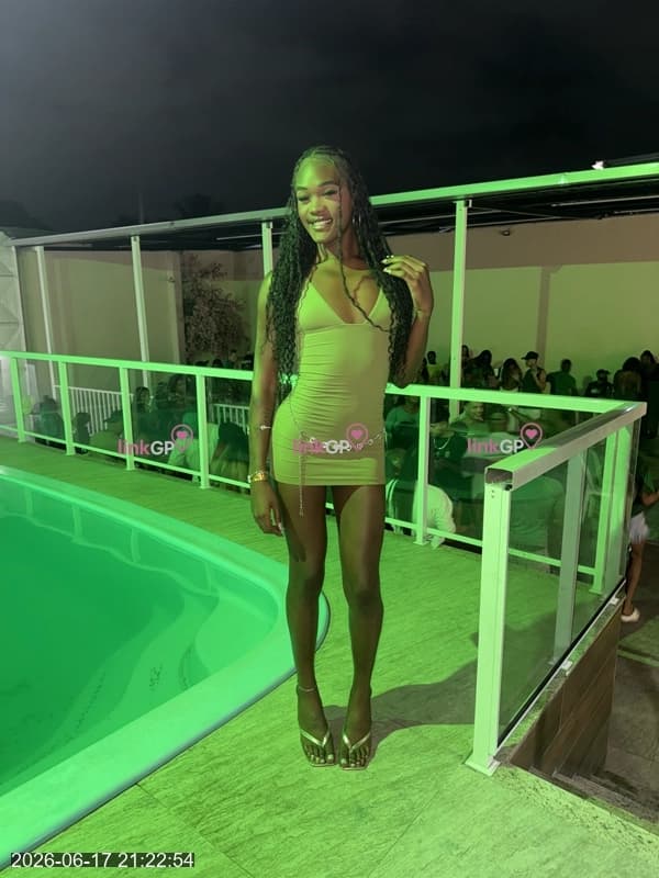Videochamada erótica trans com seios pequenos — Brenda, foto 7