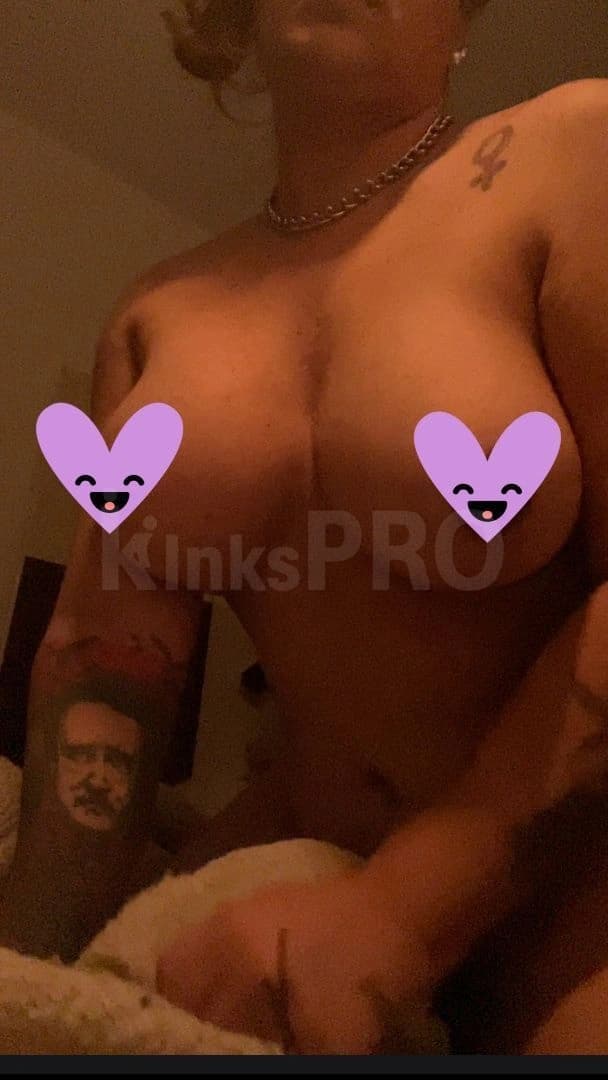 Videochamada erótica trans com fetiche de pés (12) — Domme Fabi