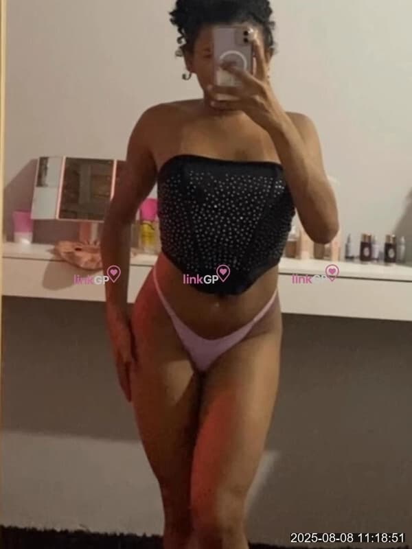 Videochamada erótica trans com morena — Morena Bronzeada, foto 7