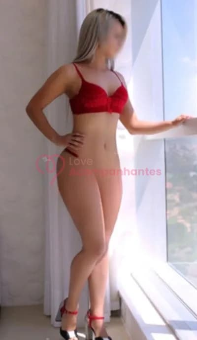 Amanda, 33 anos — acompanhante no Recife