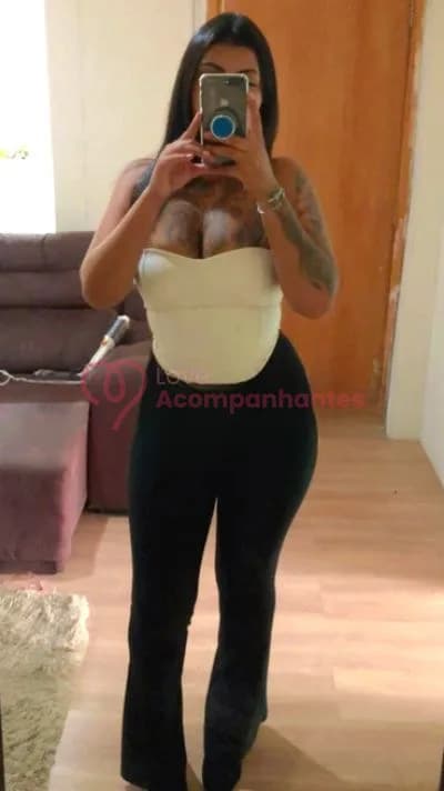 Débora, 22 anos — acompanhante em Campinas