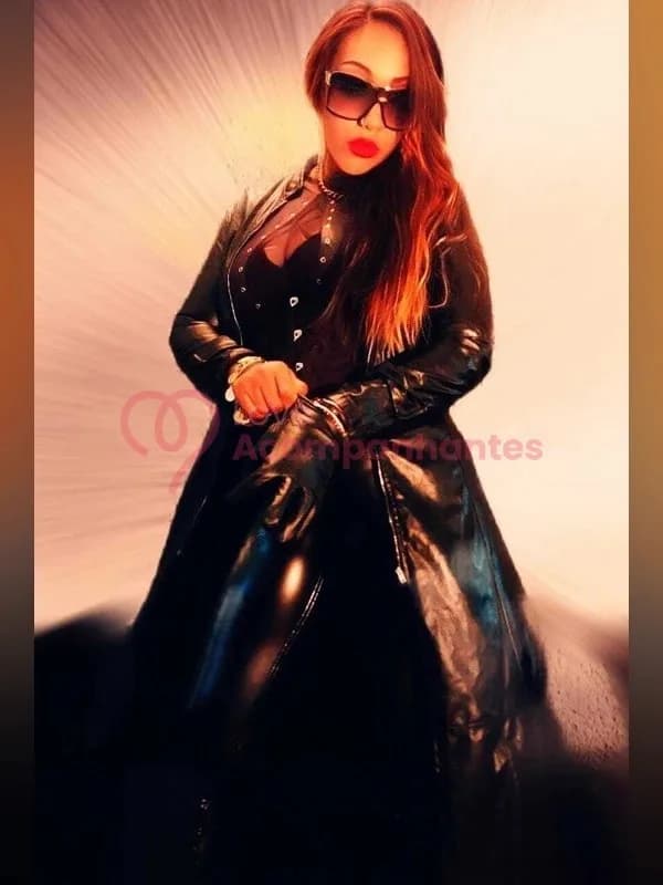 Domme Karamell — acompanhante em Laranjeiras