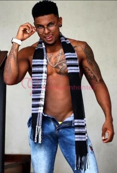 Miller — acompanhante masculino em Aracaju