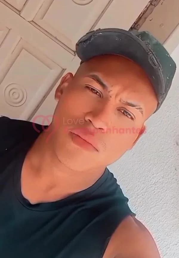 Moreno Pauzudo — acompanhante masculino em Curitiba