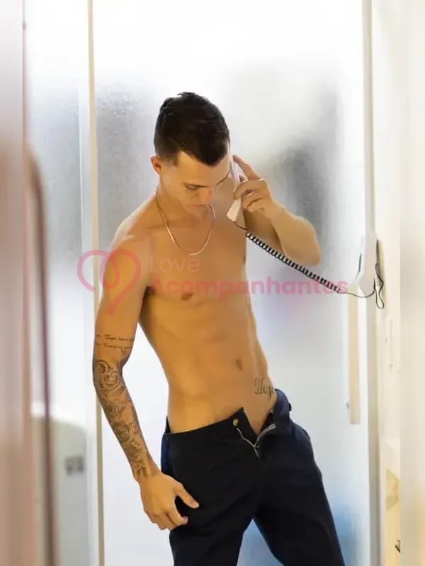 Oliiver — acompanhante masculino em Londrina