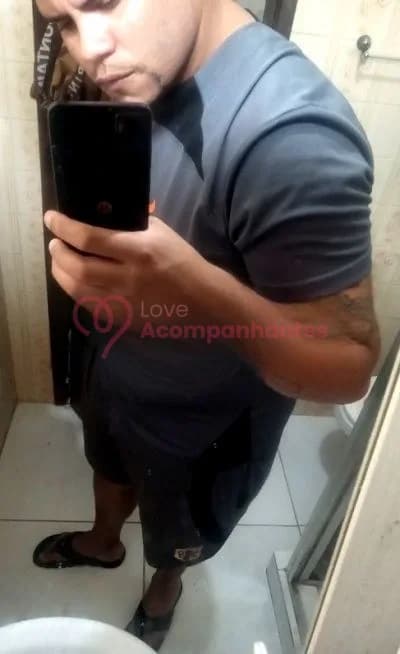 Perez — acompanhante masculino em Maricá