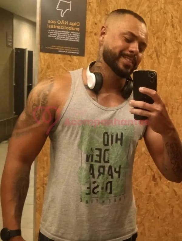 Rafael Moreno — acompanhante masculino em Praça Seca