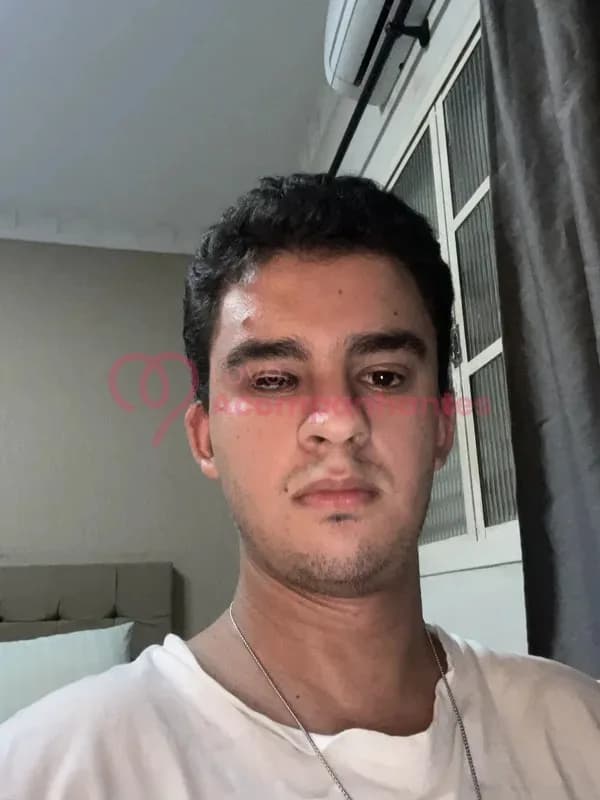Silvio — acompanhante masculino em Volta Redonda