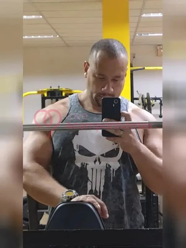 Tino Dias — acompanhante masculino em Brasil